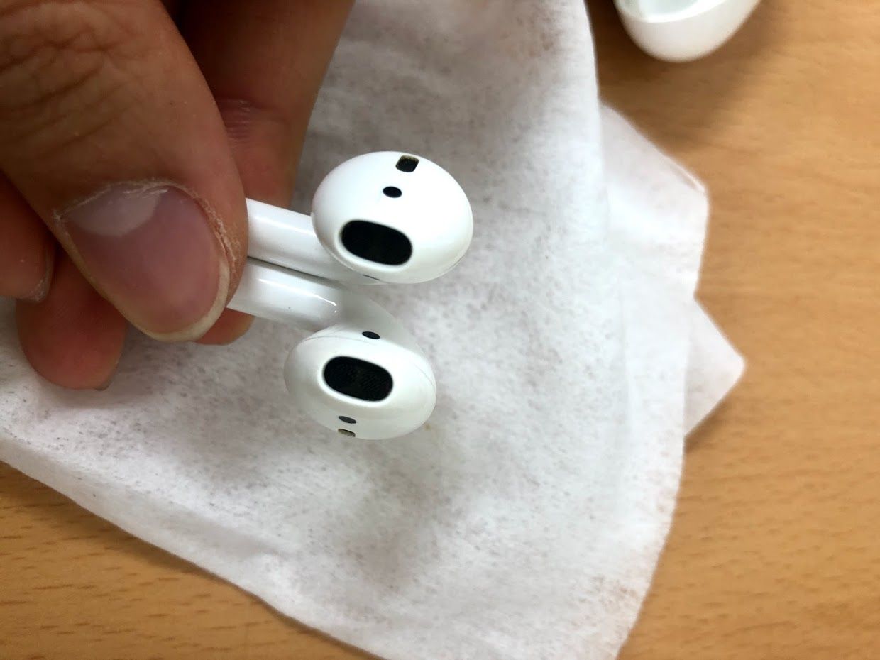 에어팟(AirPods) 이어팁 청소 완료